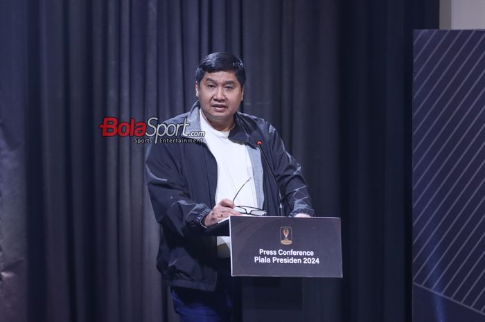 Ketua Steering Committee Piala Presiden 2024, Maruarar Sirait, sedang memberikan keterangan kepada awak media di SCTV Tower, Senayan, Jakarta, Senin (15/7/2024).