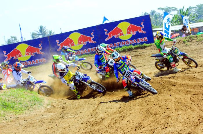 Kratingdaeng Supercrosser Dirtwar Energy.