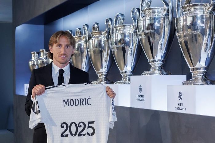 Luka Modric resmi memperpanjang kontraknya di Real Madrid sampai 30 Juni 2025.