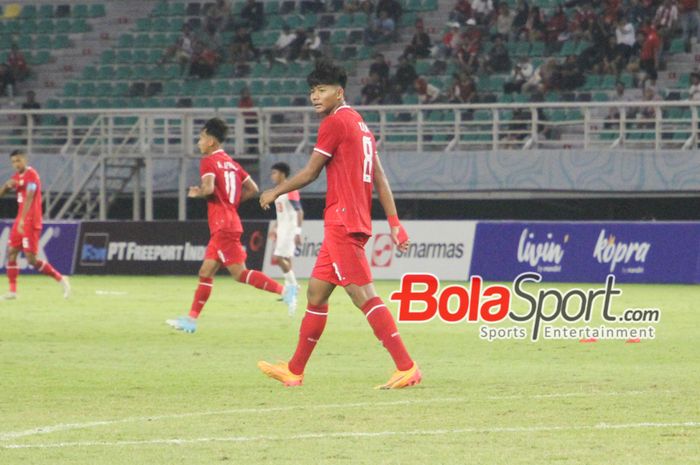 Penyerang Timnas U-19 Indonesia Arkhan Kaka saat berlaga di Stadion Gelora Bung Tomo, Surabaya, Jawa Timur, Rabu (17/7/2024) malam.