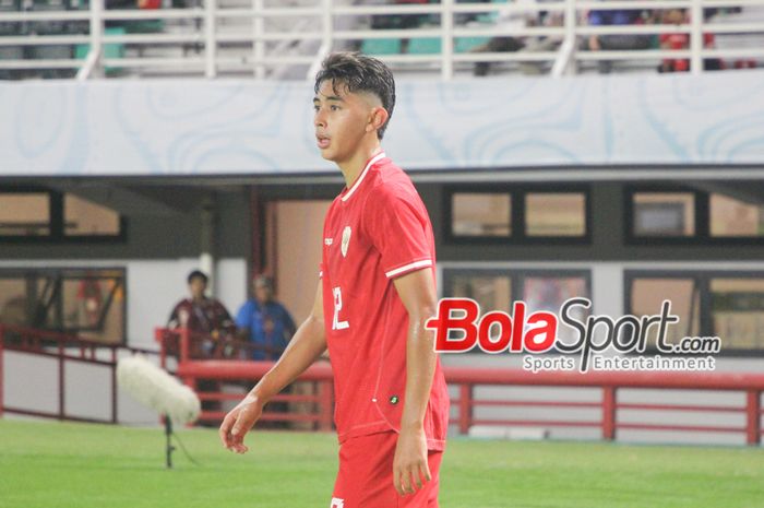 Pemain Timnas U-19 Indonesia Welber Jardim saat berlaga menghadapi Filipina U-19 Di Stadion Gelora Bung Tomo, Surabaya, Jawa Timur, Rabu (17/7/2024) malam.  