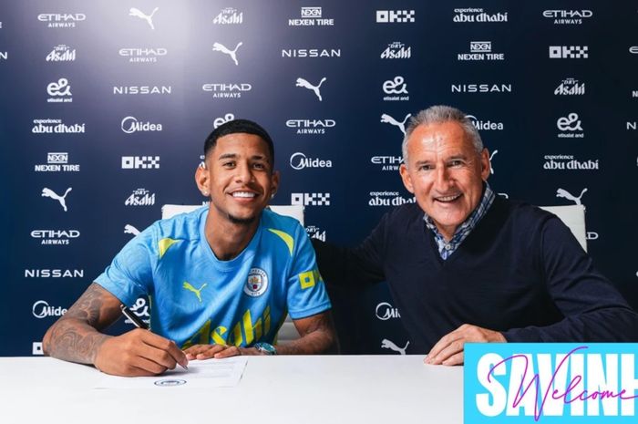 Manchester City akhirnya mendatangkan rekrutan pertama mereka pada musim panas ini, yaitu winger Brasil yang mengacak-acak Barcelona.