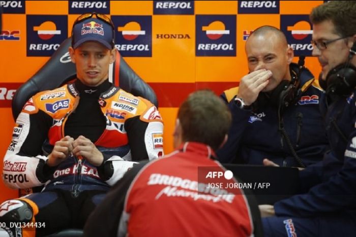 Casey Stoner membahas sentimen penggemar Inggris yang aneh sebab dia tak tahu alasannya termasuk bukan karena bersaing lawan Valentino Rossi.