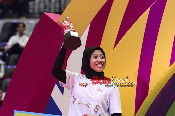 Pemain voli Jakarta BIN, Megawati Hangestri Pertiwi, meraih gelar pemain terbaik pada Proliga 2024 putri di Indonesia Arena, Senayan, Jakarta, Sabtu (20/7/2024).