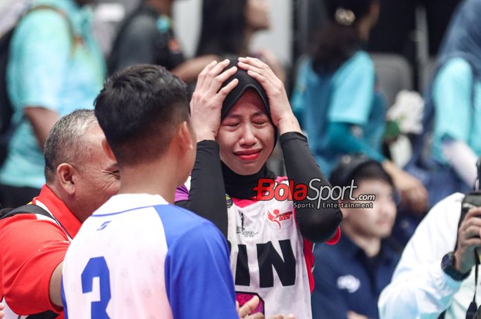 Megawati Hangestri Pertiwi sempat menangis seusai timnya bernama Jakarta BIN menjadi juara turnamen voli Proliga 2024 putri di Indonesia Arena, Senayan, Jakarta, Sabtu (20/7/2024).