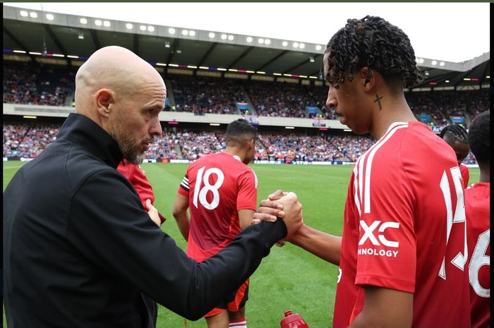 Man United meraih kemenangan perdana pada pramusim 2024-2025 atas Rangers FC dengan diwarnai comeback Jadon Sancho dan debut Leny Yoro (kanan), Sabtu (20/7/2024).