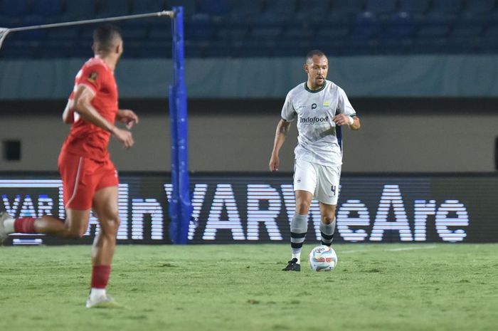 Bek Persib Bandung Gustavo Franca berjanji akan membawa tim meraih kemenangan dalam laga melawan Persis Solo di Piala Presiden 2024 nantinya.