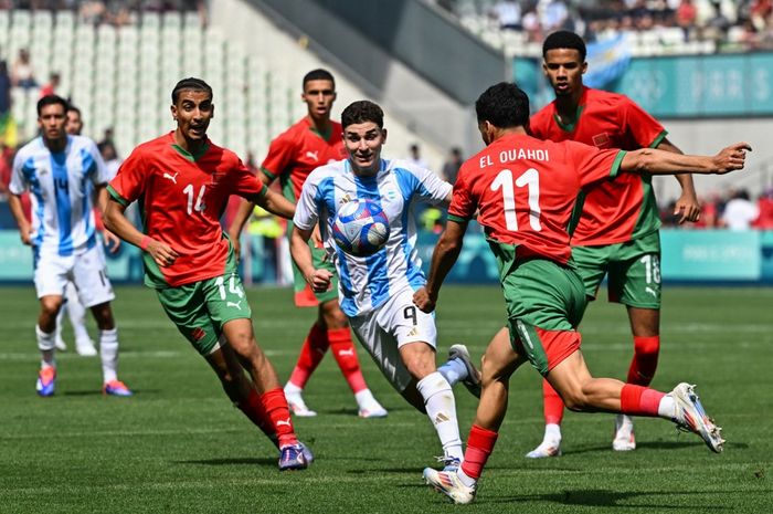 Pertandingan antara Timnas Argentina dan Timnas Maroko pada laga perdana sepak bola putra Olimpiade Paris 2024 diwarnai kontroversi, Rabu (24/7/2024) di Saint-Etienne.