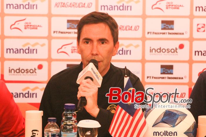 Pelatih Malaysia, Juan Torres Garrido dalam konferensi pers jelang semifinal ASEAN Cup U-19 2024, Jumat (26/7/2024).