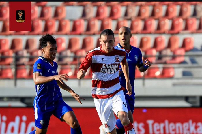 Suasana pertandingan Arema FC Vs Madura United matchday terakhir Grup B Piala Presiden 2024 di Stadion Kapten I Wayan Dipta, Gianyar, Bali, Jumat (26/7/2024).