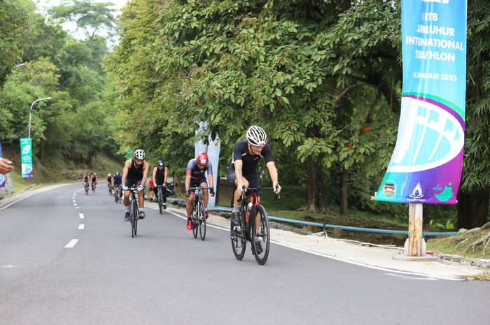 ITB Jatiluhur International Triathlon 2024 akan dilaksanakan pada 11 Agustus 2024 di Kawasan Waduk Jatiluhur Kabupaten Purwakarta, Jawa Barat