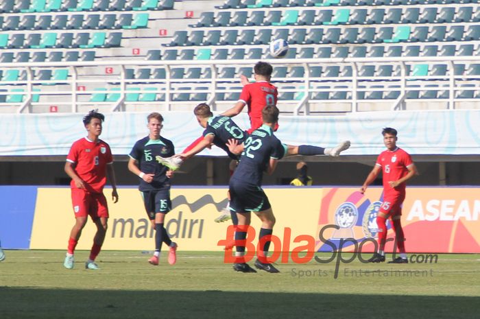 Suasana pertandingan semifinal ASEAN Cup U-19 2024 antara Timnas U-19 Thailand melawan Timnas U-19 Australia.