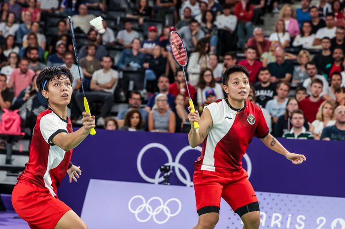 Ganda putri Indonesia, Siti Fadia Silva Ramadhanti dan Apriyani Rahayu akan menghadapi laga penting di Olimpiade Paris 2024 melawan wakil China, Chen Qing Chen/Jia Yi Fan, Minggu (28/7/2024)