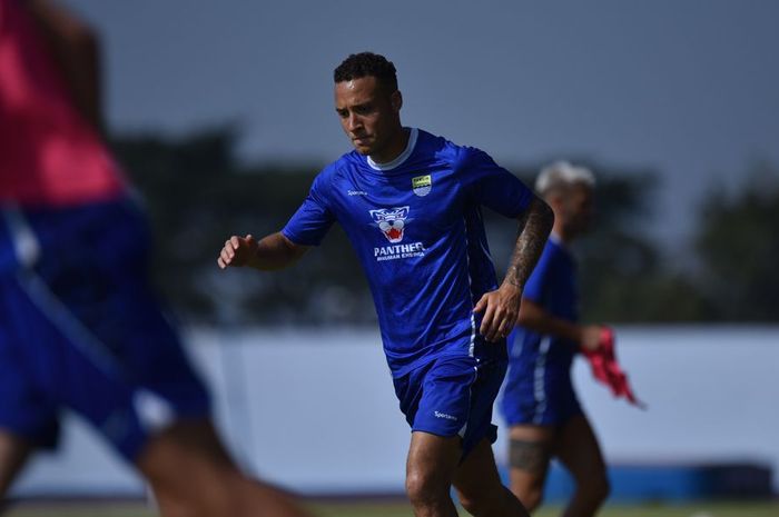 Pemain Asiang Persib Bandung Mailson Lima Duarte Lopes bicara soal kesannya dalam latihan perdana dengan Maung Bandung.