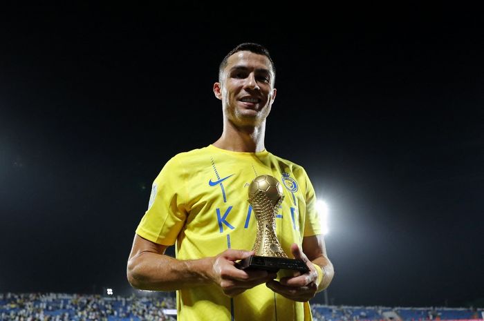 Cristiano Ronaldo langsung mencatatkan rekor dunia ketika membuka channel Youtube.