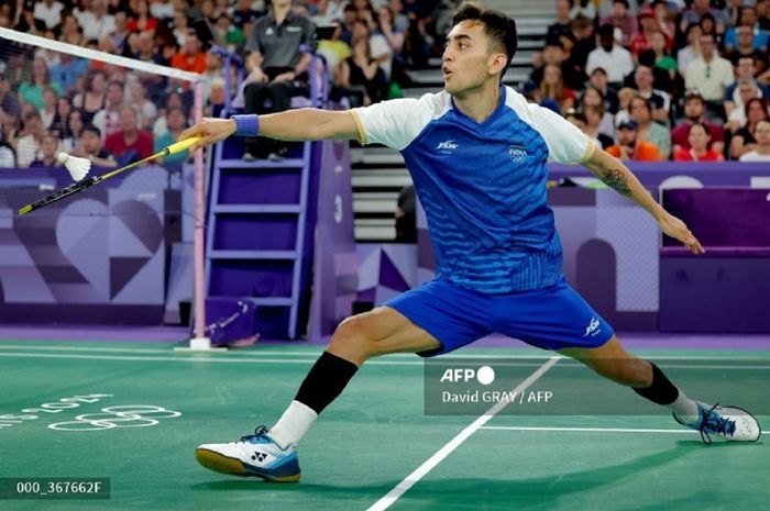 Tunggal putra India, Lakshya Sen saat melakoni babak penyisihan grup tunggal putra Olimpiade Paris 2024 di Porte de La Chapelle Arena, Paris, Prancis, Senin (29/7/2024)