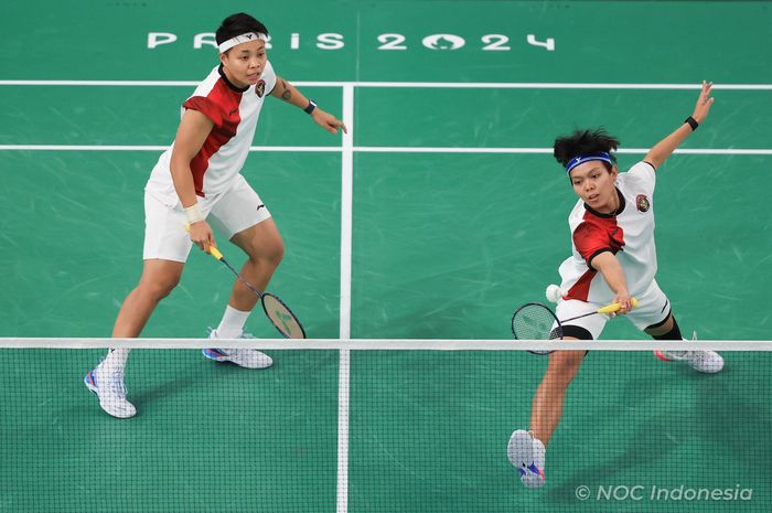 Pasangan ganda putri Indonesia, Apriyani Rahayu/Siti Fadia Silva Ramadhanti, pada laga ketiga grup Olimpiade Paris 2024 di Porte de la Chapelle Arena, Selasa (30/7/2024).