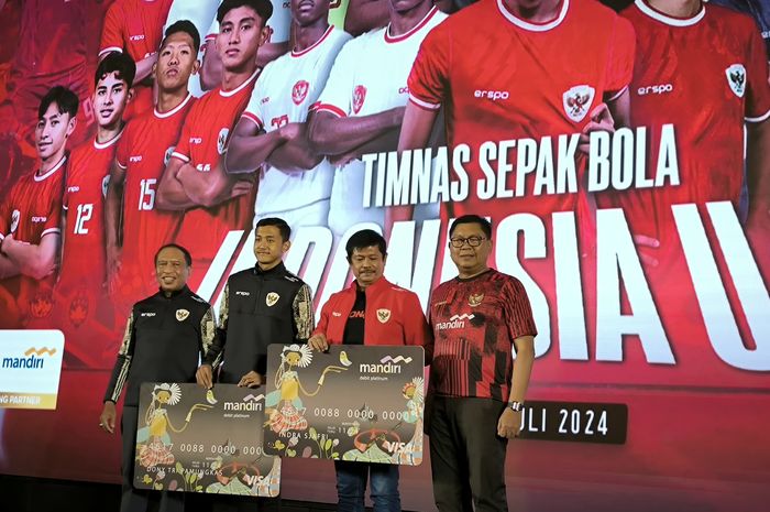 Acara penyerahaan penghargaan itu dilakukan dalam acara Malam Apresiasi Timnas U-19 Indonesia dari Mandiri di Plaza Mandiri, Sudirman, Jakarta Selatan, Rabu (31/7/2024).