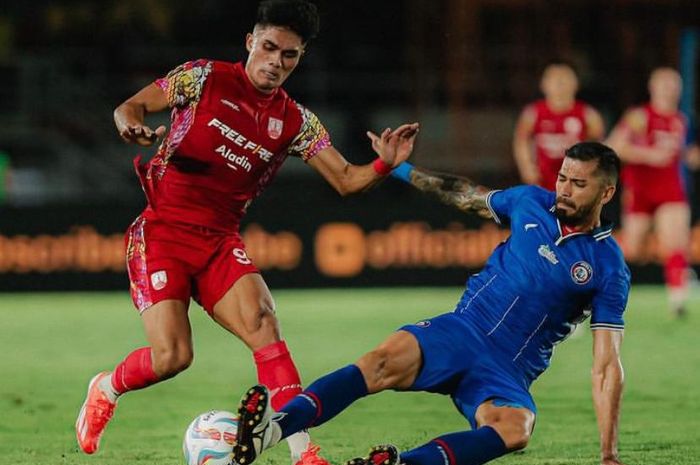 Persis vs Arema FC pada laga semifinal Piala Presiden 2024 di Stadion Manahan Solo, Jawa Tengah, Rabu (31/7/2024). 