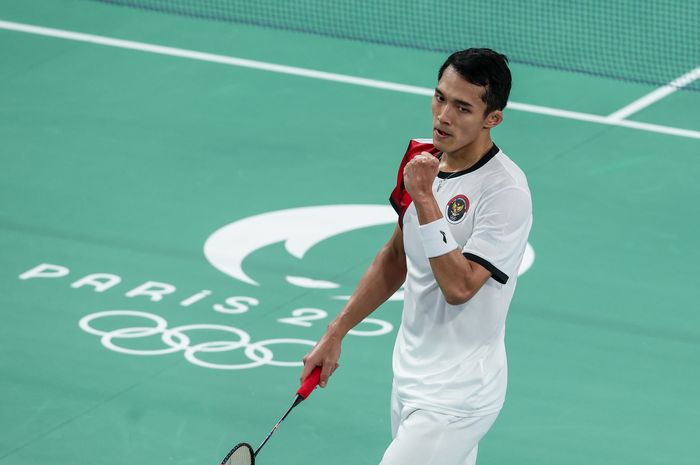 Pebulu tangkis tunggal putra Indonesia, Jonatan Christie, pada laga pertama penyisihan Grup L Olimpiade Paris 2024 di di Porte de la Chapelle Arena, Sabtu (27/7/2024).