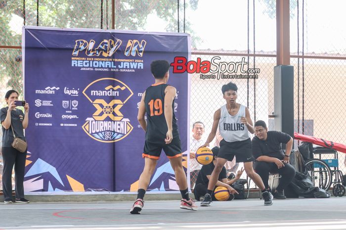 Suasana laga Mandiri 3x3 Indonesia Tournament Regional Jabodetabek di The Forum Sports Hub, Bintaro, Tangerang Selatan, Sabtu (3/8/2024).