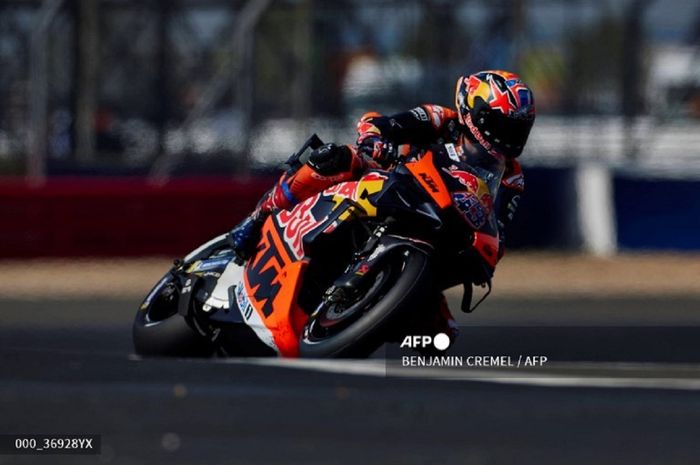 Pembalap Red Bull KTM, Jack Miller mencatatkan peringkat dua pada sesi Practice MotoGP Inggris 2024 di Sirkuit Silverstone, Inggris, Jumat (2/8/2024).