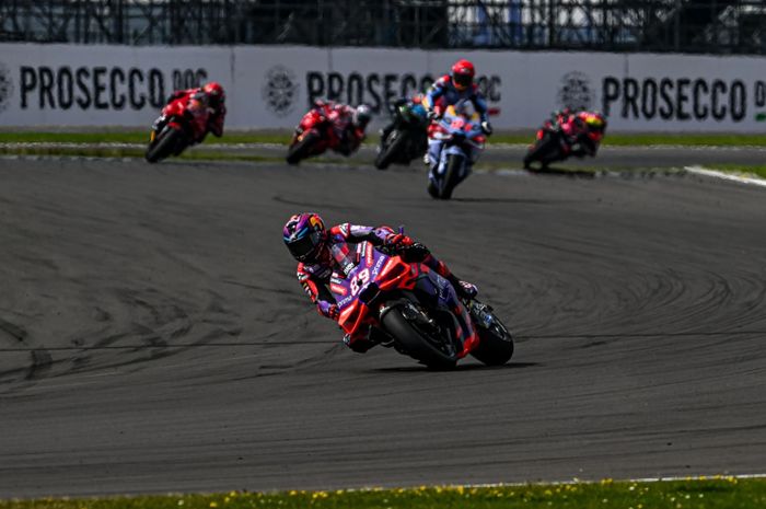 Pembalap Prima Pramac, Jorge Martin pada sesi Practice MotoGP Inggris 2024 di Sirkuit SIlverstone, Inggris, Jumat (2/8/2024)