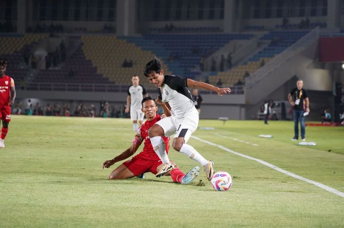 Suasana pertandingan perebutan tempat ketiga Piala Presiden 2024 antara Persis Solo melawan Persija Jakarta di Stadion Manahan, Solo, Sabtu (3/8/2024).