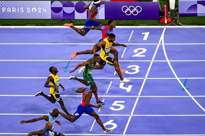 Noah Lyles memenangi lomba lari 100 meter putra Olimpiade 2024, Minggu (4/8/2024) di Stade de France, Paris.