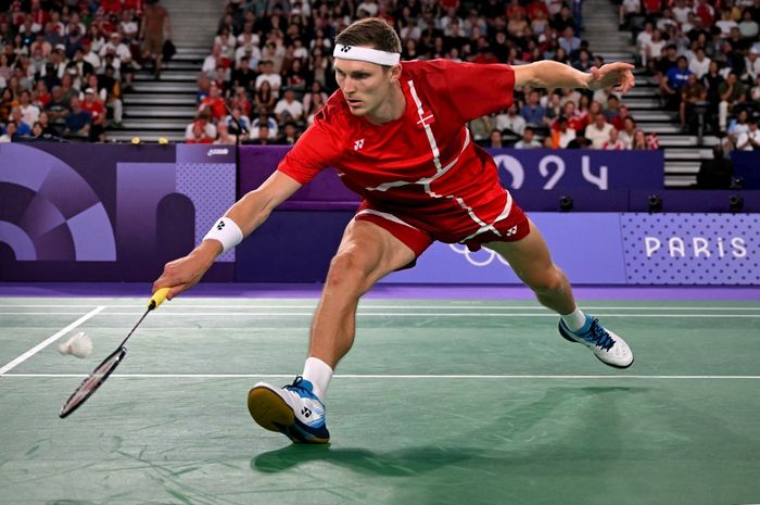  Pebulu tangkis tunggal putra Denmark, Viktor Axelsen, pada final Olimpiade Paris 2024 di Porte de la Chapelle Arena, Senin (5/8/2024). 