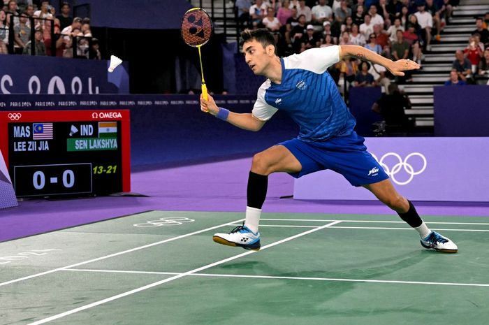 Pebulu tangkis tunggal putra India, Lakshya Sen, pada perebutan perunggu Olimpiade Paris 2024 di Porte de la Chapelle Arena, Senin (5/8/2024).