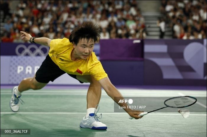 Wakil China, He Bing Jiao harus mengakui keunggulan An Se-young pada final Olimpiade Paris 2024.