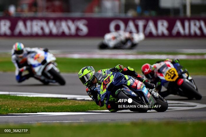 Pembalap Pertamina Enduro VR46, Fabio Di Giannantonio, saat tampil pada sesi warm up jelang balapan MotoGP Inggris di Sirkuit Silverstone, Northamptonshire, 4 Agustus 2024.