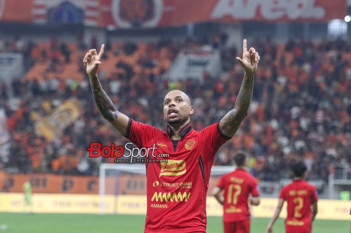 Gustavo Almeida sedang melakukan selebrasi seusai mencetak gol dalam laga pekan pertama Liga 1 2024 antara Persija Jakarta versus Barito Putera di Jakarta International Stadium (JIS), Jakarta Utara, Sabtu (10/8/2024) malam.