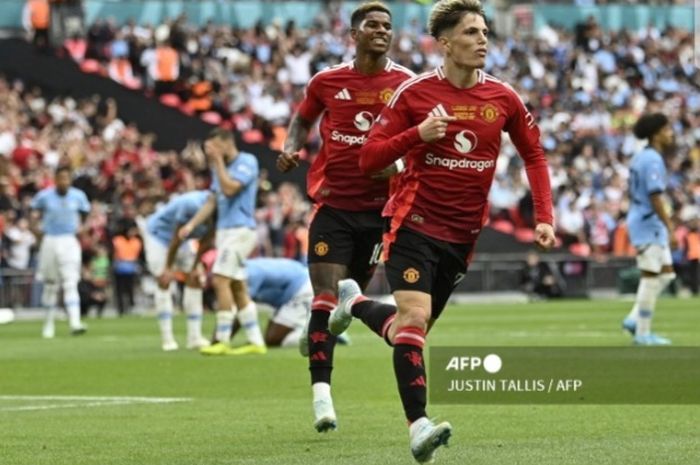 Alejandro Garnacho merayakan golnya ke gawang Manchester City pada Community Shield 2024.