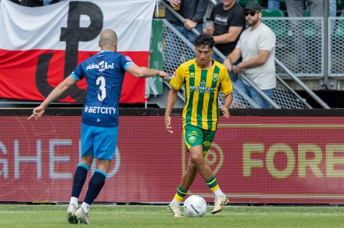 Aksi Rafael Struick yang main sebagai starter saat ADO Den Haag ditahan imbang VVV Venlo, Sabtu (10/8/2024).