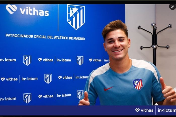 Atletico Madrid resmi memperkenalkan Julian Alvarez sebagai rekrutan anyar mereka (12/8/2024).