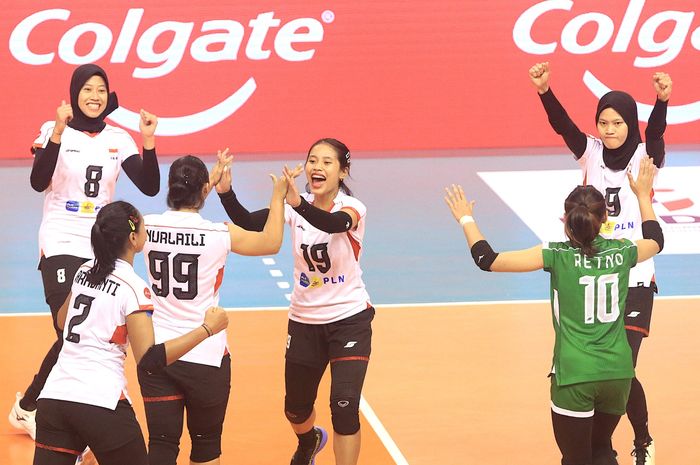 Selebrasi pada pemain Indonesia saat mendapatkan poin melawan Filipina pada putaran kedua SEA V League 2024, Minggu (11/8/2024)