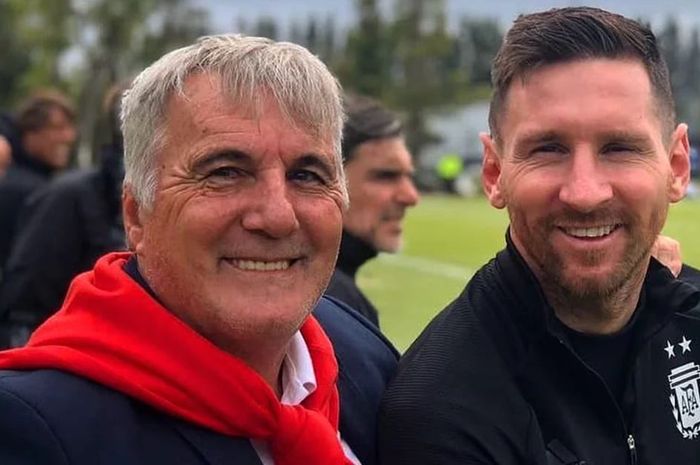 Claudio Cugliari (kiri) dan Lionel Messi.