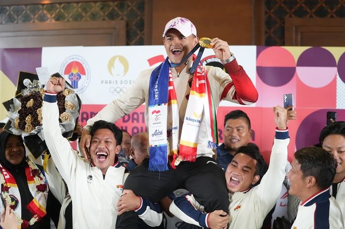 Veddriq Leonardo dan Rizki Juniansyah mengulang kembali prestasi gemilang Indonesia dengan meraih dua medali emas, yang terakhir kali didapatkan Indonesia pada 32 tahun lalu di Olimpiade Barcelona.