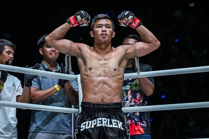 Juara kelas terbang kickboxing ONE Championship, Superlek Kiatmoo9, akan menghadapi Jonathan Haggerty di ONE 168: Denver, 7 September 2024.