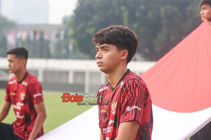 Ji Da-bin saat mengikuti upacara HUT ke-79 tahun Republik Indonesia  bersama timnas U-20 Indonesia di Stadion Madya, Senayan, Jakarta, Sabtu (17/8/2024) pagi.