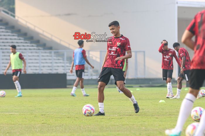 Dony Tri Pamungkas sedang berlatih bersama timnas U-20 Indonesia di Stadion Madya, Senayan, Jakarta, Sabtu (17/8/2024) pagi.