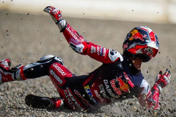 Pembalap debutan GASGAS Factory Tech3 KTM, Pedro Acosta mengalami kecelakaan cukup mengerikan di sesi Free Practice 1 MotoGP Austria 2024 di Red Bull Ring, Spielberg, Austria, Jumat (16/8/2024).