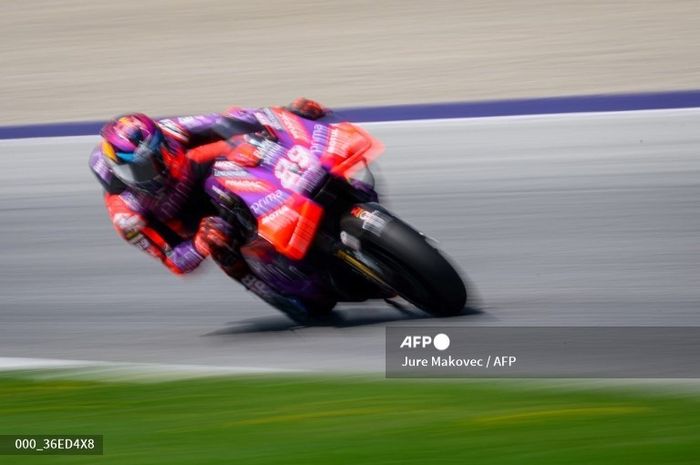 Pembalap Prima Pramac, Jorge Martin, membalap dalam sesi latihan bebas MotoGP Austria di Red Bull Ring, Spielberg, Austria, 16 Agustus 2024.