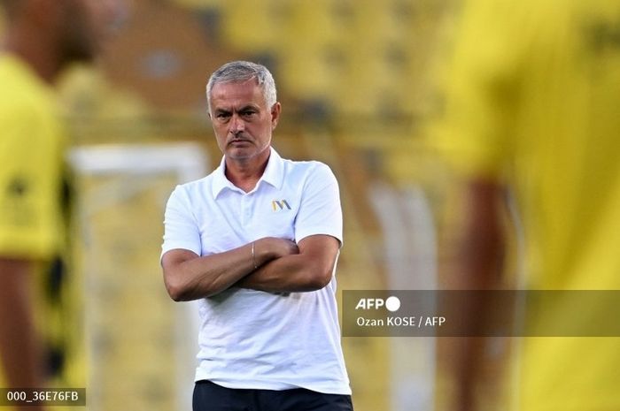 Setelah tersingkir dari Liga Champions 2024-2025, Jose Mourinho dan Fenerbahce kembali mendapatkan hasil buruk di Liga Turki, Sabtu (17/8/2024).