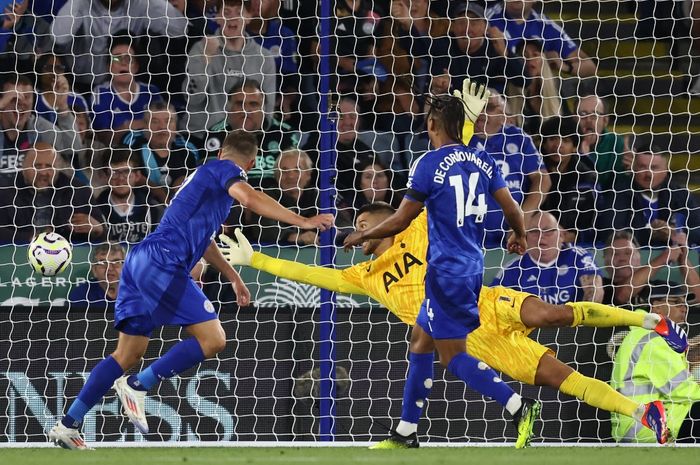 Jamie Vardy mencetak gol yang membuat Leicester City buyarkan kemenangan Tottenham Hotspur pada pekan pertama Liga Inggris di King Power Stadium (19/8/2024).