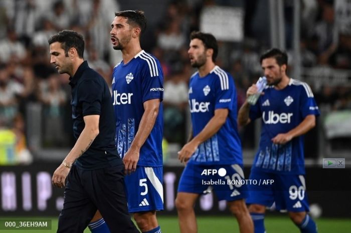 Patrick Cutrone (ketiga dari kiri), mendapatkan perlakuan tak menyenangkan dari oknum suporter di media sosial setelah dia gagal mengeksekusi penalti saat Como kalah 0-1 dari Udinese di Liga Italia (1/9/2024).