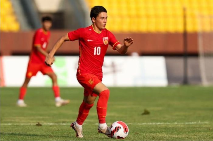 Bintang muda Aibibula Nueraji menuai banyak pujian berkat penampilannya yang luar biasa bersama Timnas U-16 China.