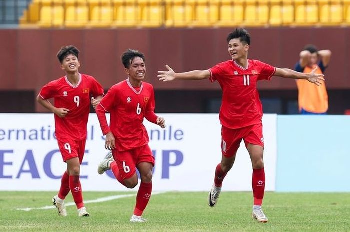 Timnas U-16 Vietnam meraih kemenangan mengejutkan atas Jepang di turnamen persahabatan bertajuk Piala Perdamaian 2024.